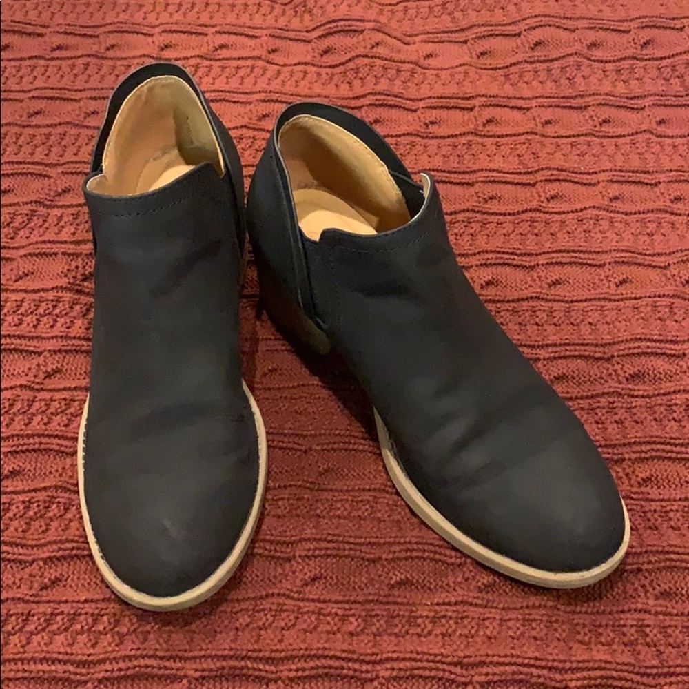 Qupid Black Booties